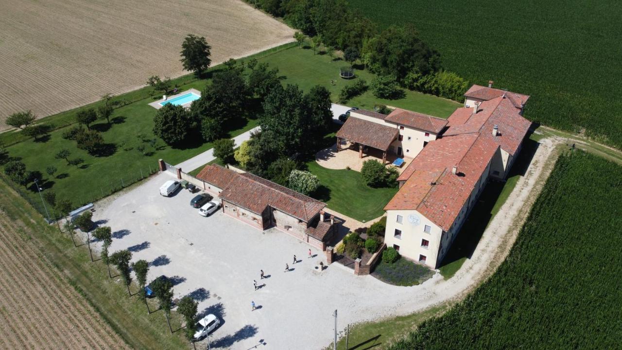 Agriturismo Borgo Tecla Rosà Eksteriør billede